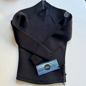 NWT True Brand WetSuit Top. Size Small Unisex.